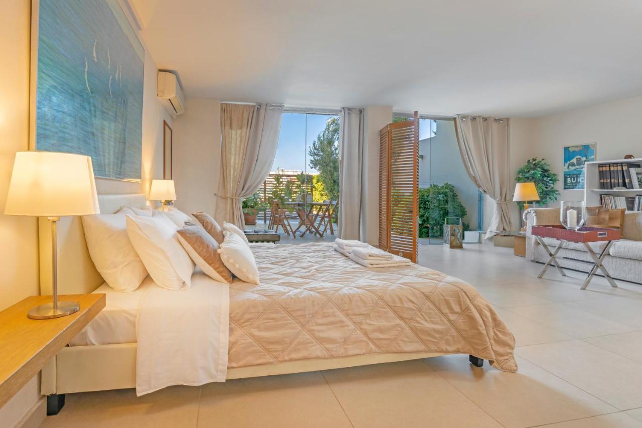 Couple's Getaway , Modern Amenities & Sophisticated Style *